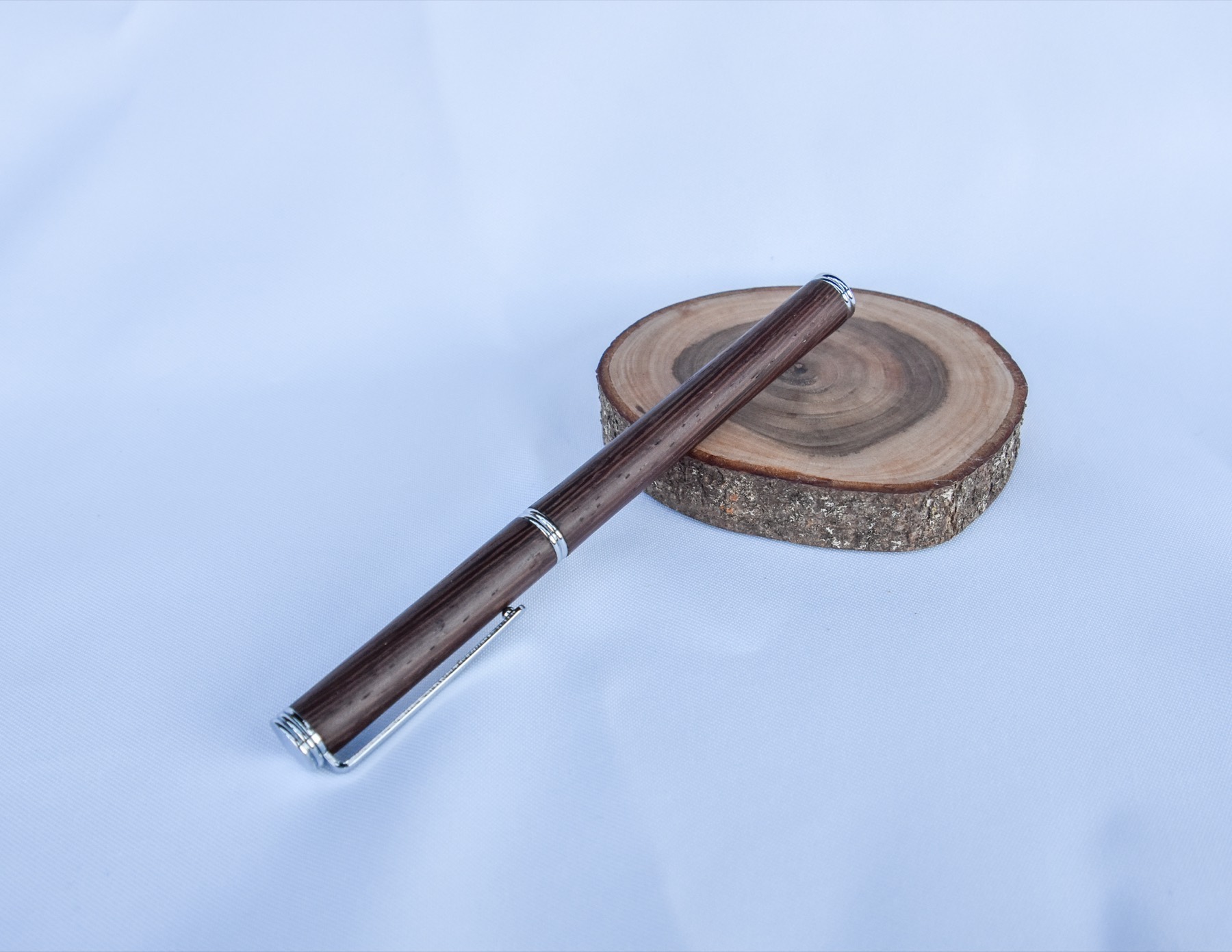 Gedrechselter Rollerball Stift aus Wenge