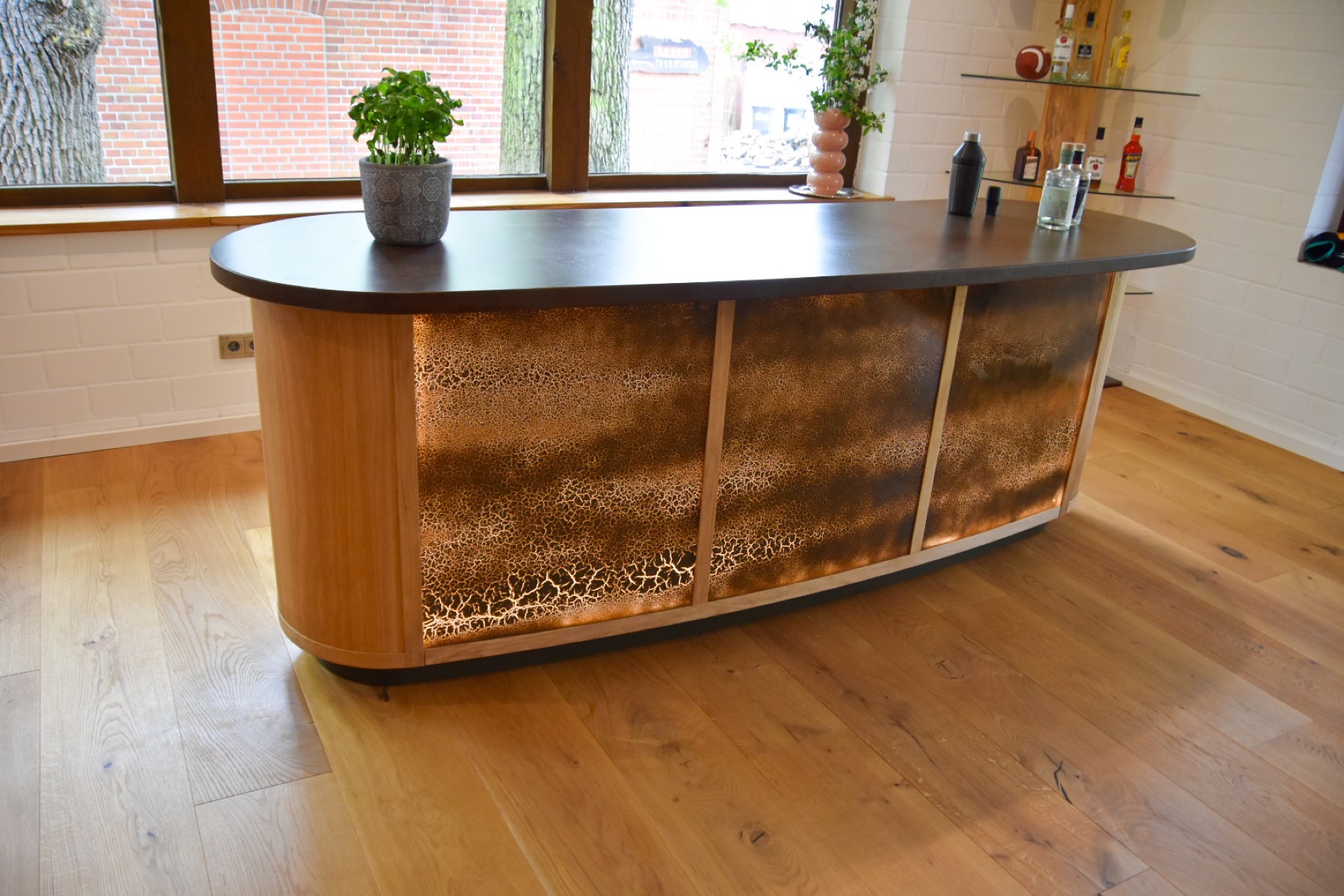 Saubere Kantenbearbeitung bei einer Massivholzarbeit